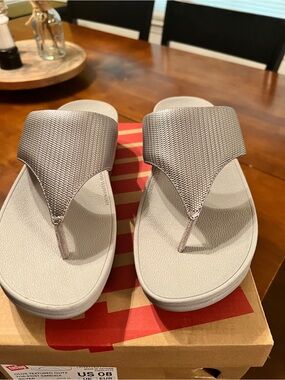 FitFlop Metallic Silver Textured Thong Sandals